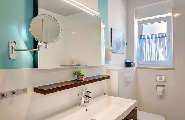 Modern Holiday Home in Novigrad With Pool - Foto 13