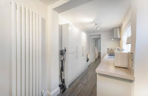 NEW! Stunning 2-Bed Home by Stay With Us, Ideal for Families, Sleeps 4! - Foto 25