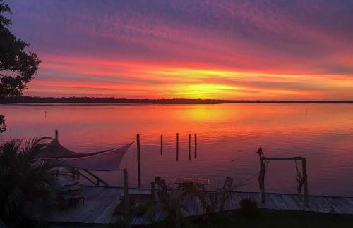 Charming Waterfront Home Fish, Boat and More! - Foto 33