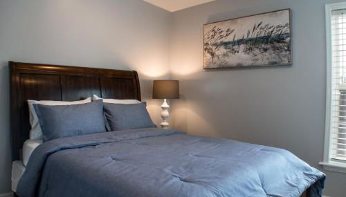 Cozy condo with yard and patio. Long-stay discount available - Foto 3