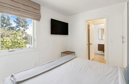 LA Hillside Retreat w Pool Views Fire Pit Outdoor Lounging Casa Bellagio by AvantStay - Foto 32