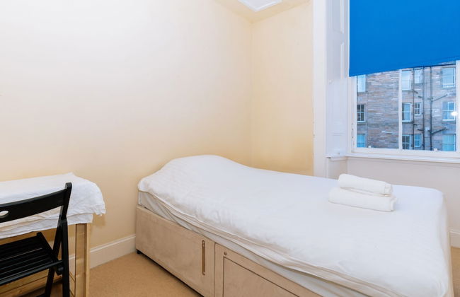 Spacious 4 Bedroom Apartment Near The Meadows/old Town - Foto 12