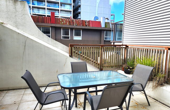 U Suites on Jessie - Photo 19