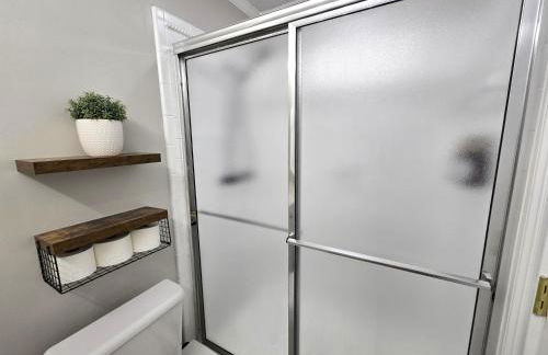 Cozy 5BR Family Retreat Firepit Games Patio - Foto 60