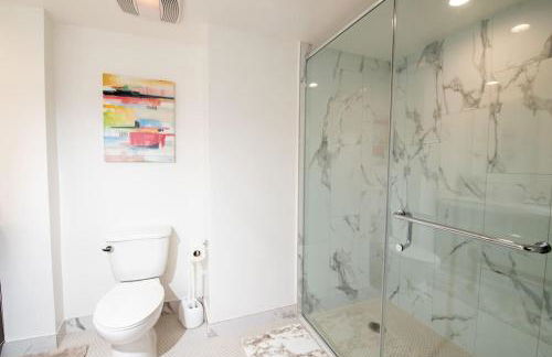 Luxury 2Bed/2Bath Apt in West Hollywood w/ Rooftop - Foto 27