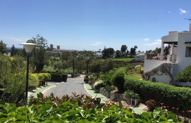 Fascinating & Luxurious Mountain & Pool View Apartment in Porto Banús - Photo 19