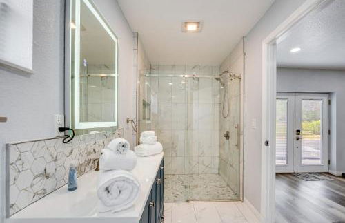 Stay and Play in Belleview Welcoming Home with Yard - Foto 14