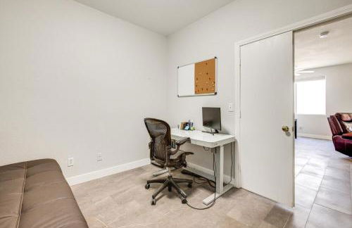 Desert Escape with Pool Oasis Near Golfing and Vegas! - Foto 19