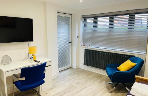 MODERN STUDIO APARTMENT, PRIVATE- DRIVEWAY PARKiNG - Foto 3