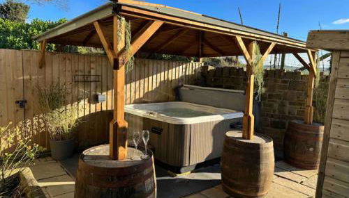 Farm house - Sleeps 16 - Hot Tub - Pet Friendly - Foto 2