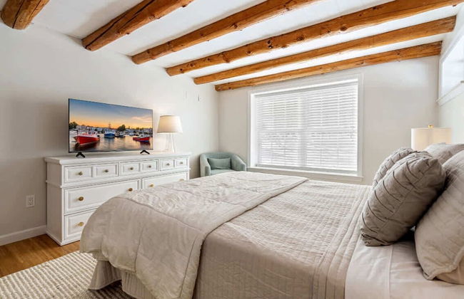 Good Tidings Stay for 8! - Photo 14