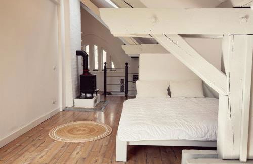 Denkmalgeschütztes Häuschen mit Schwimmteich - Foto 3