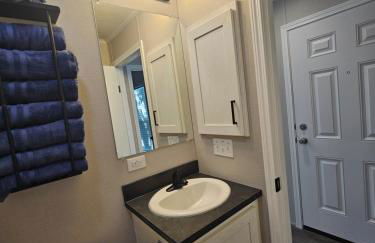 Lake Access and Easy Living at West Battle Lake - Foto 13