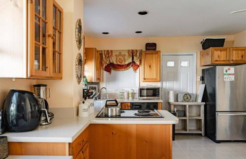 Historic Home near Stony Brook Village & Beach - Foto 9