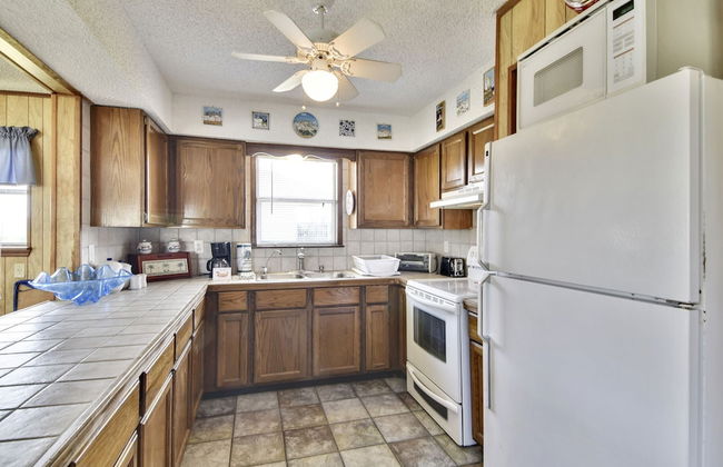 Harry's Hideaway - Photo 5