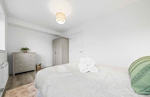 Fern Walk Spacious 3 Bedroom House - Dalkeith - Photo 9