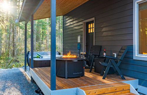Lux Chalet with Air Hockey, Hot Tub, & Fire Place - Foto 42