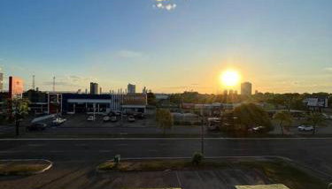 Apartamento completo ao lado praça dos girassóis - Foto 1