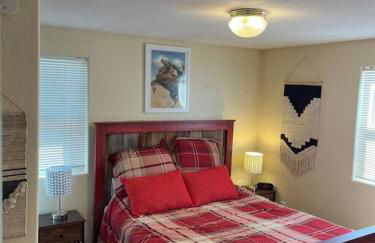 Cheerful pet-friendly bungalow right in town - Foto 10