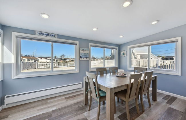 Waterfront Beach House - Photo 13