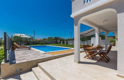 Serene Escape Near Zadar With Private Pool & Charming Outdoor Oasis - Foto 57