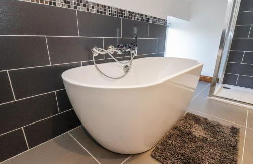 Chestnut Barn - Photo 27