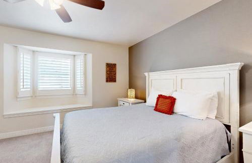 Regal Riverfront Retreat - Foto 15