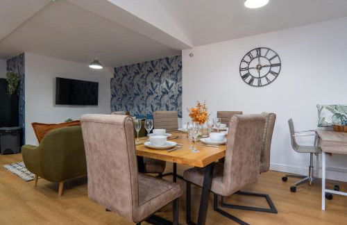 Heartland House, 7 Spacious Bedrooms Sleeps 4 plus, near NEC, JLR,BHX - Foto 3