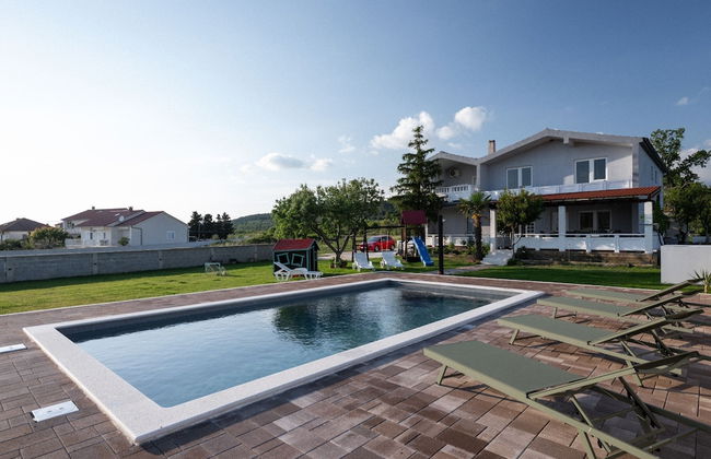 House Rose With Garden and Pool - Foto 22