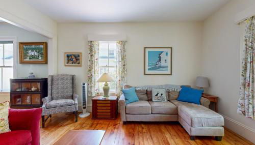 Parker House - Photo 5