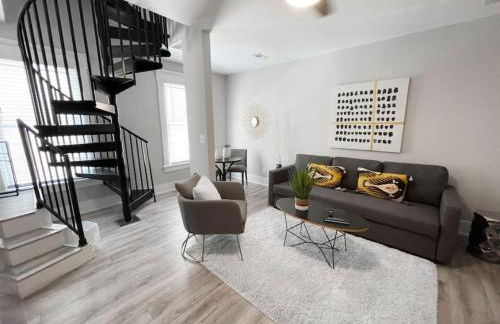 Full Building Huge Downtown Retreat Walkable to Everything - Foto 1