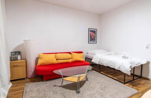 Balkon, Waschmaschine, TV, Einzelbetten, nahe Völkerschlachtsdenkmal - Foto 8