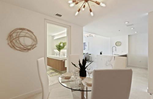 Tiffany Sage - Rooftop Pool, Gym, & Walk to Beach - Foto 6