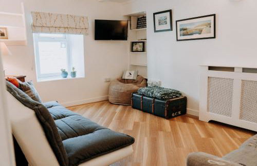 Hamilton Lodge - Cottage sleeps 8 - Photo 17