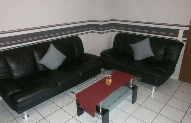 Modern Holiday Apartment With Large Garden Near the River Moselle - Photo 10