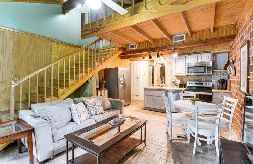 Riverfront Anglers Cabin in Fairhope with Deck! - Foto 4