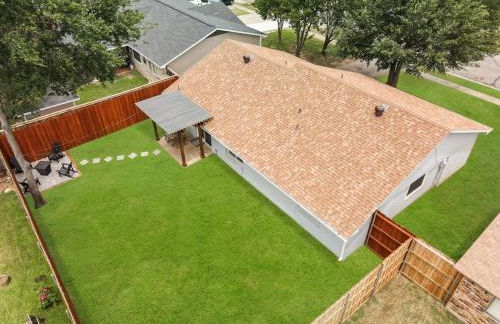 Best of Irving - Yard Firepit Free Parking - Foto 36