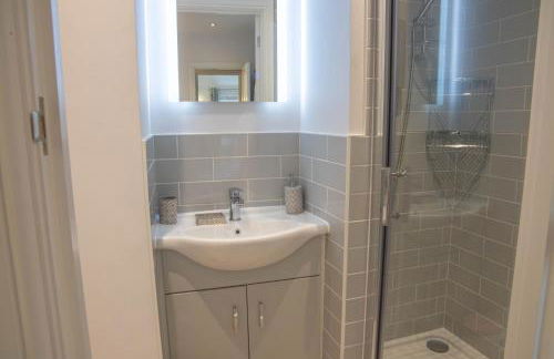 Number Six - Foto 32