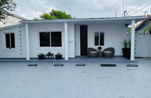 Beautiful House 7 min from Miami Airport w FREE parking - Photo 10