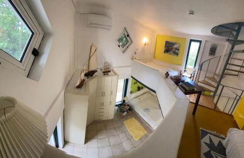 Steinturm mit Dach-Terrasse zwischen Fluß, Meer und Gebirge- Spiti Pirgos - Foto 18