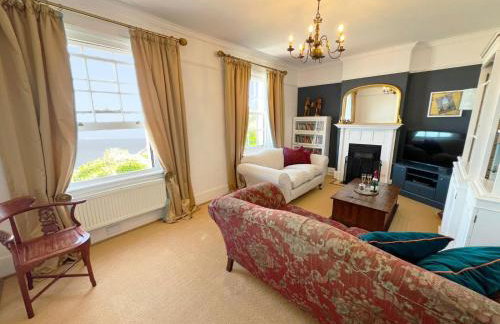 Broadstairs Beach Holiday Apartments, opposite Kingsgate Bay with a parking space - Photo 7