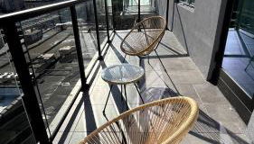 Peaceful Quiet Spacious New Modern Penthouse 3-Bedroom Apartment with a Balcony - Foto 3