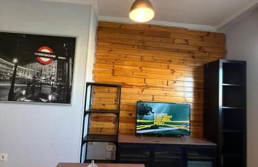 Enjoy the sun and pool in this fabulous apartment - Foto 40