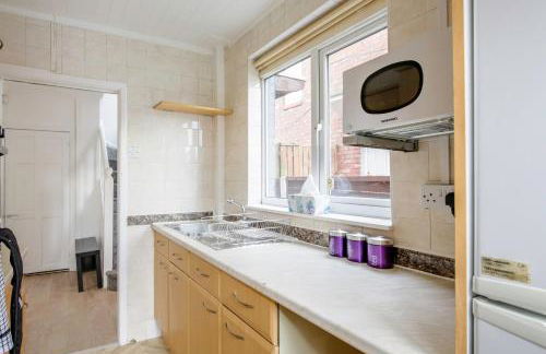 5-bedroom home in trendy Dibsbury area Manchester with parking - Foto 42