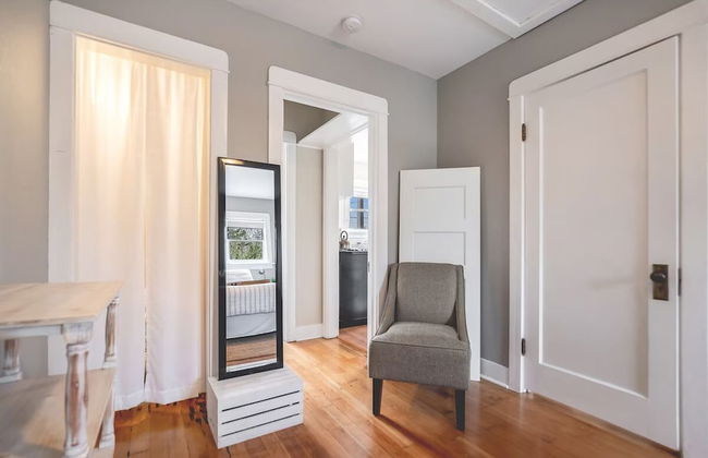 Walk to the waterfront The Cozy Cottage - Photo 8