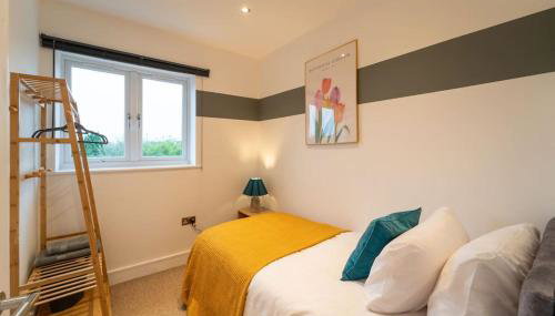 Elegant Home with Free WiFi & Parking - Netflix -Ideal for Relocation - Foto 4