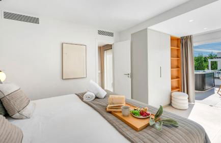 VACATION MARBELLA I Villa Ava, Private Heated Pool, Rooftop Hot Tub, Sauna, Luxury Interior, Golf and Sea Nearby - Foto 24