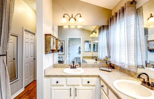 1 Mi to Lake Sumter! Family Retreat with Large Patio - Foto 23