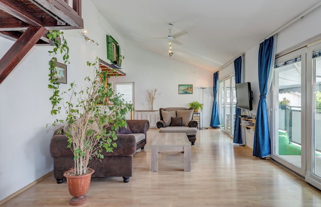 Spacious Apartment w Three Balconies and Parking - Foto 25