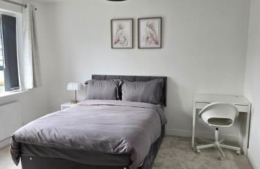 8 Bedroom House Sleeps 20 - Private Garden - Foto 39